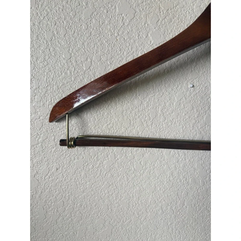 Vintage Dillards Wooden Suit Hanger Mahogany Finish Locking Pant Bar‎ Gold Logo